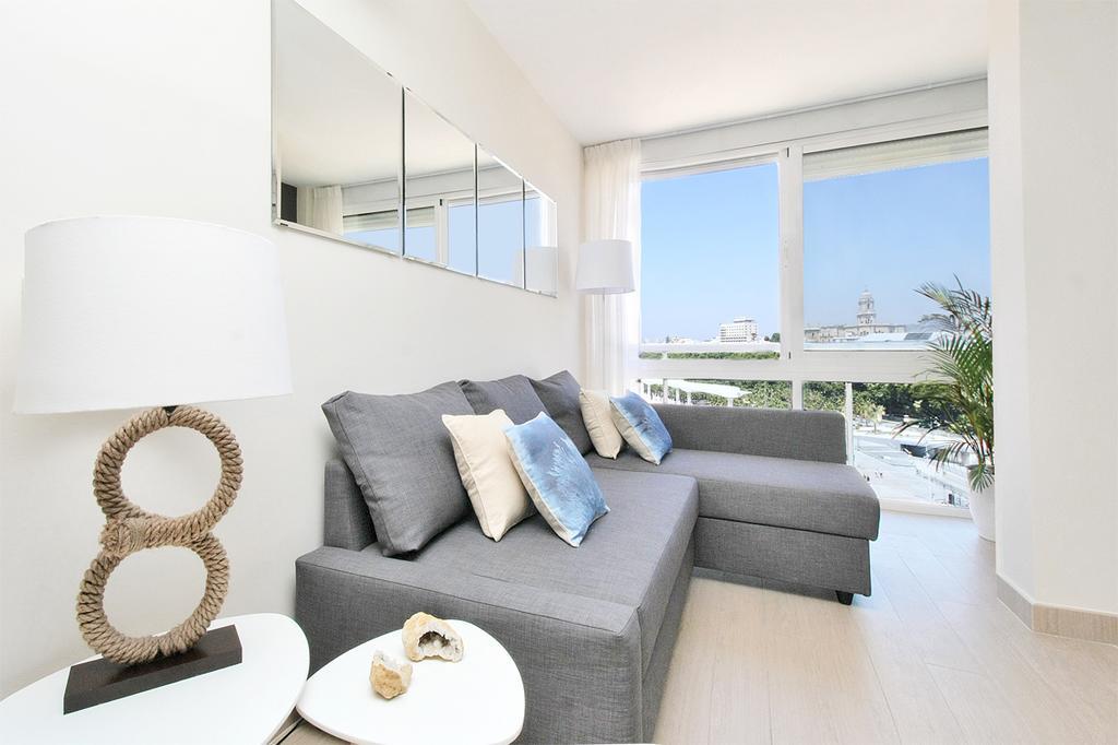Apartamentos Malagueta Urban Beach Málaga Oda fotoğraf