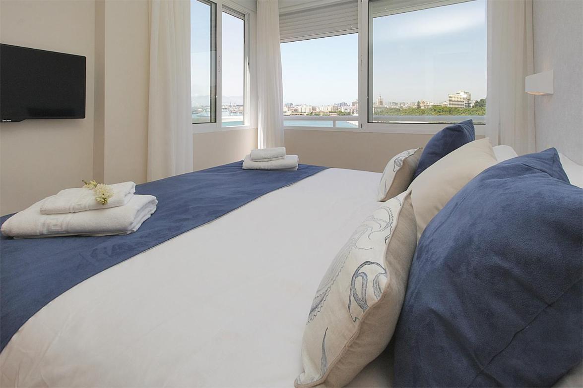 Apartamentos Malagueta Urban Beach Málaga Oda fotoğraf