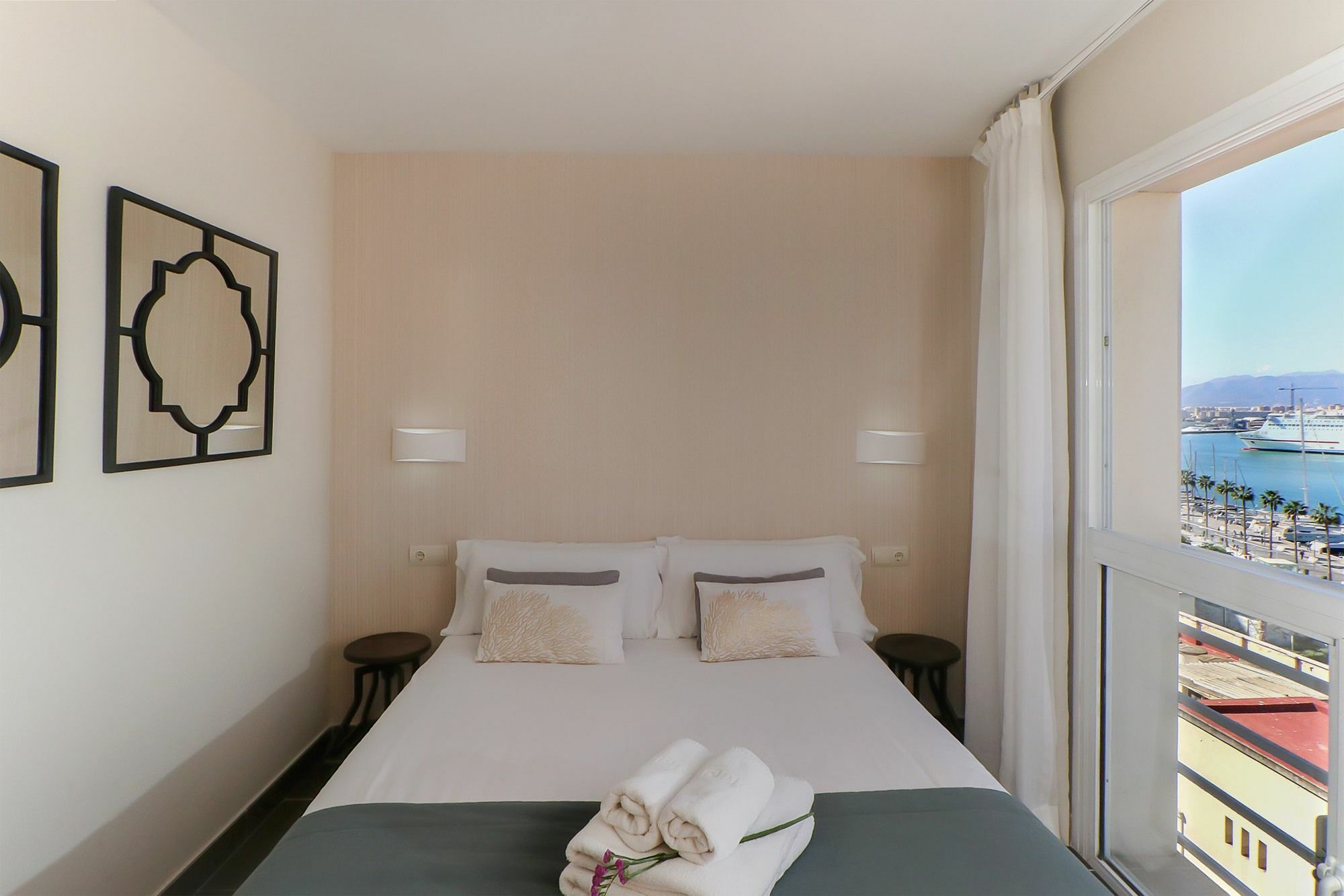 Apartamentos Malagueta Urban Beach Málaga Dış mekan fotoğraf